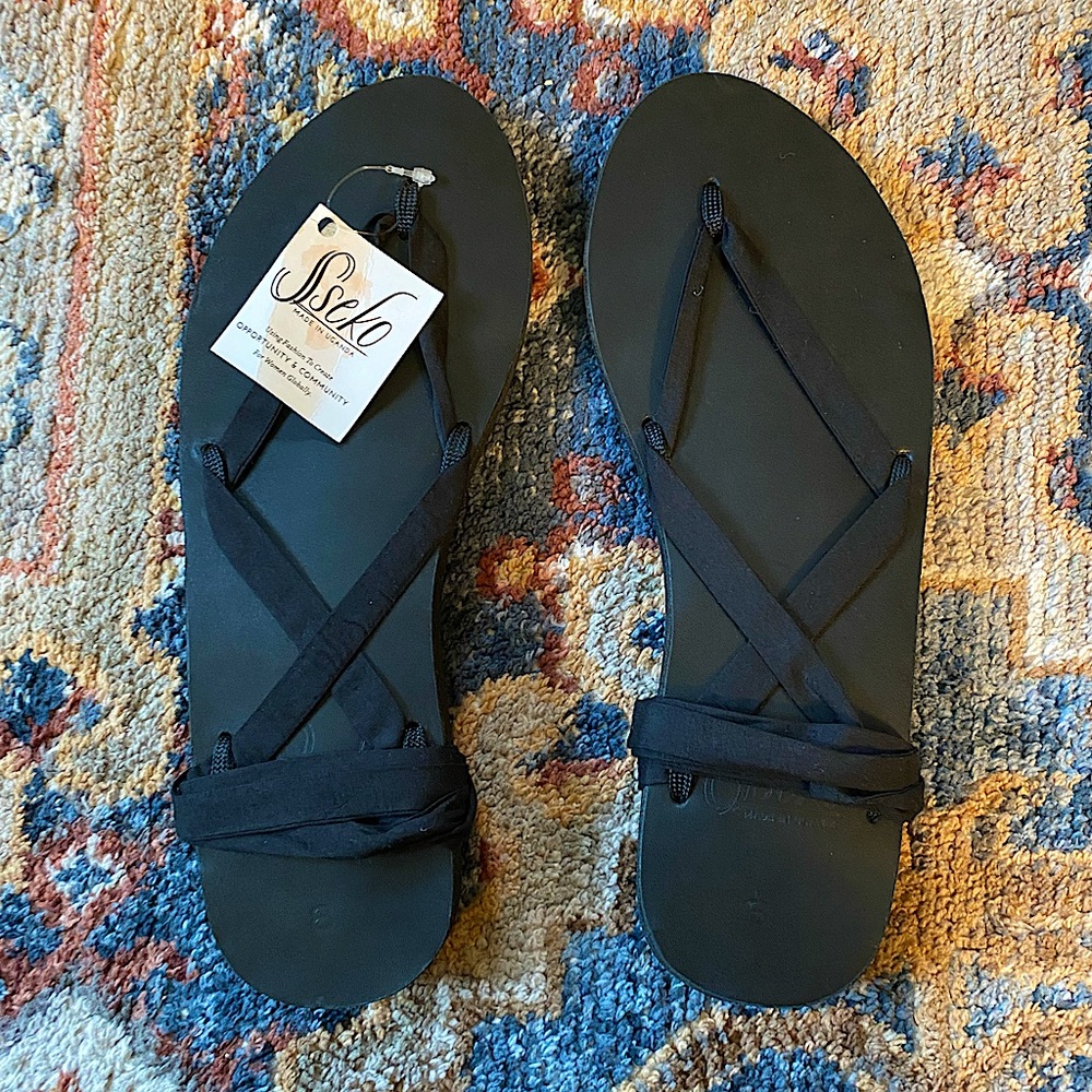 *NWT* Black Ribbon Sseko Sandals